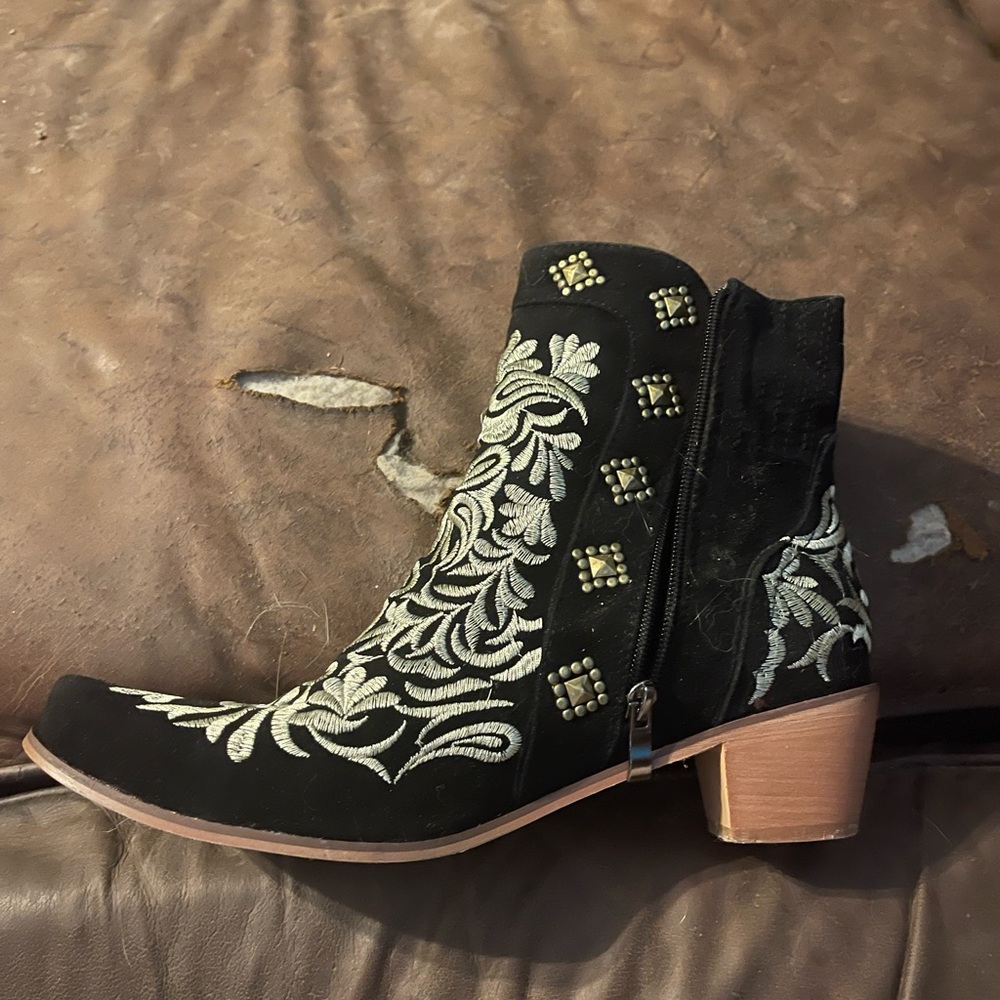 Womens Cowloco boots. These are awesome!!!